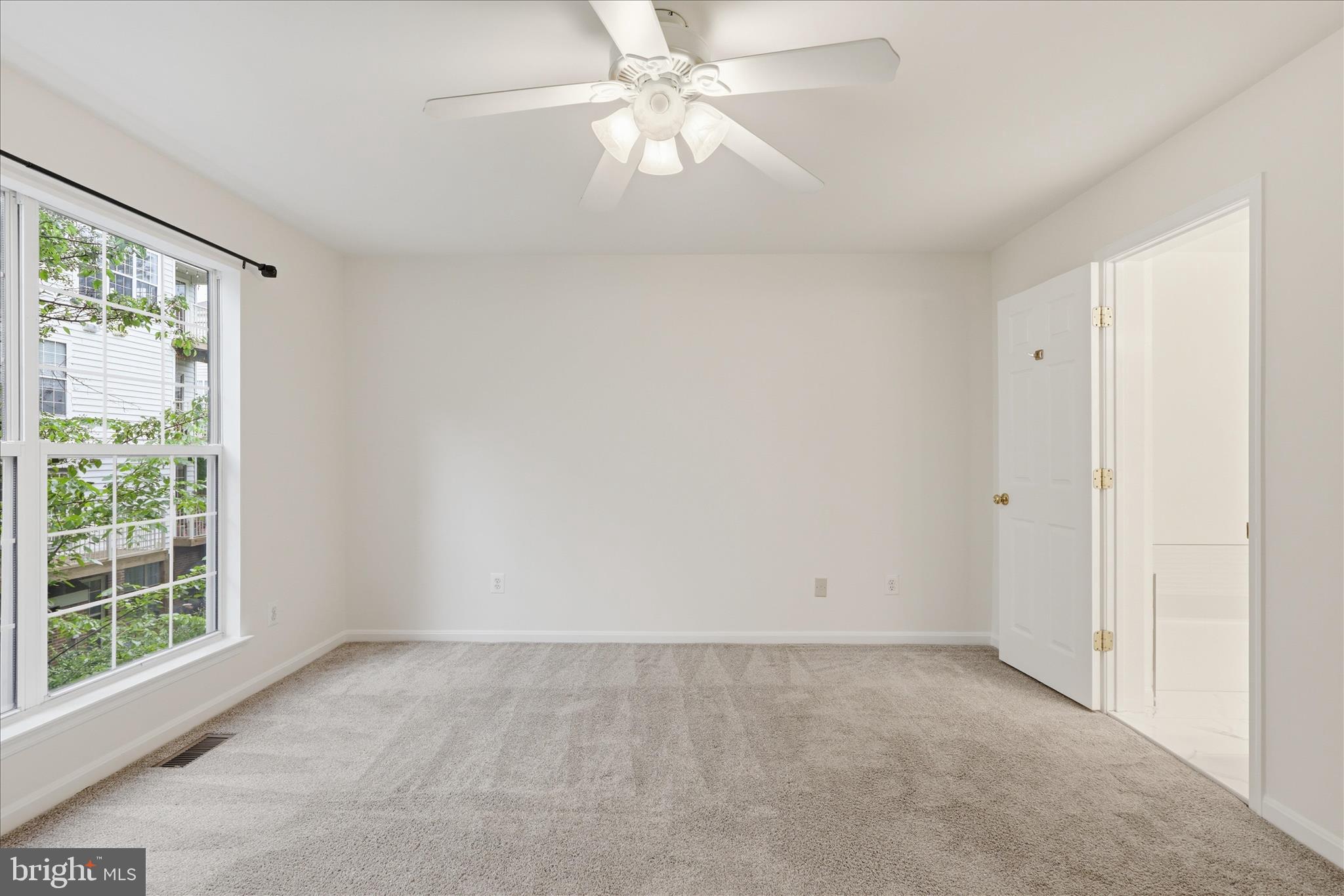 4108 VANDERBILT COURT