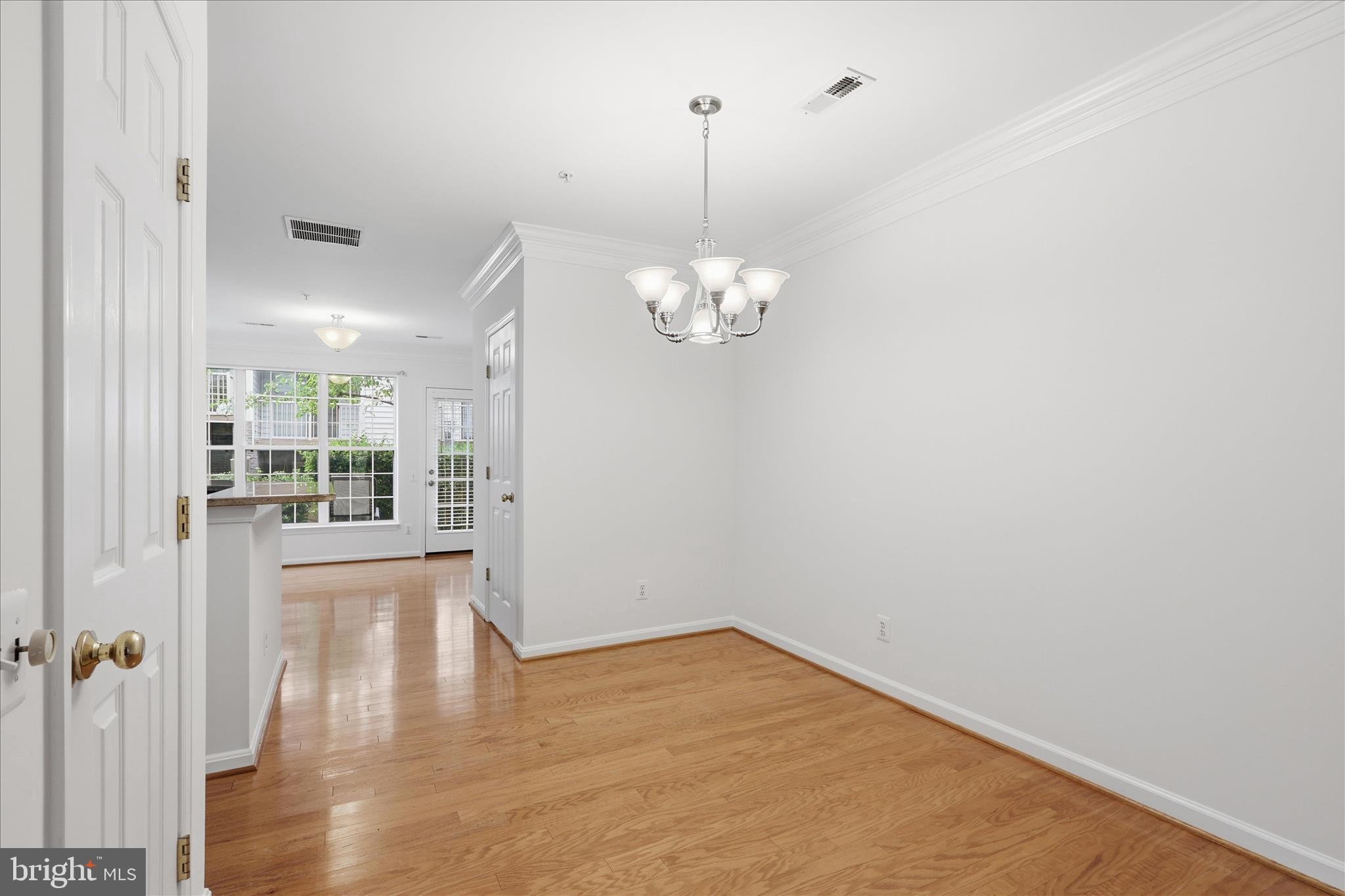 4108 VANDERBILT COURT