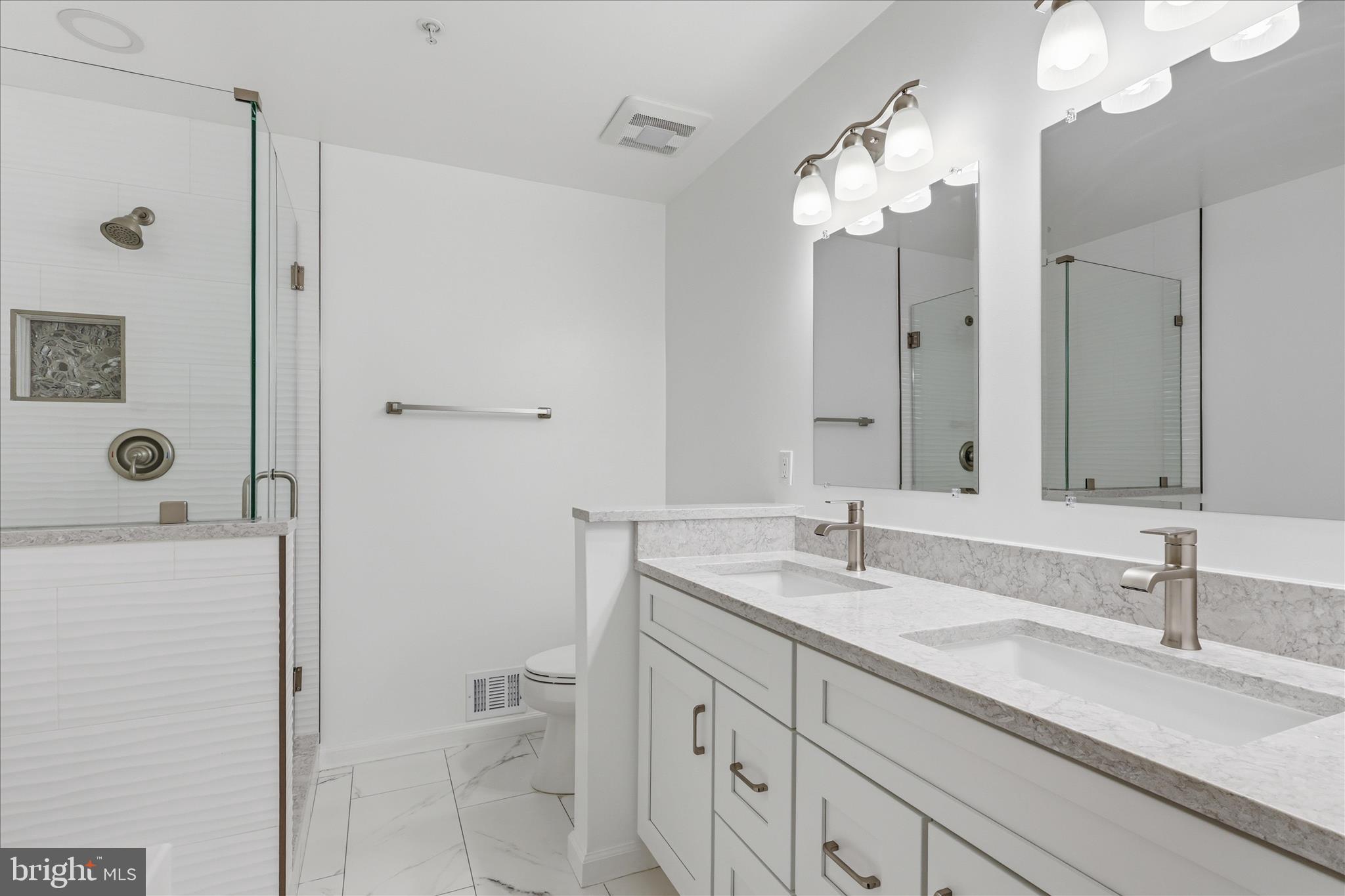 4108 VANDERBILT COURT