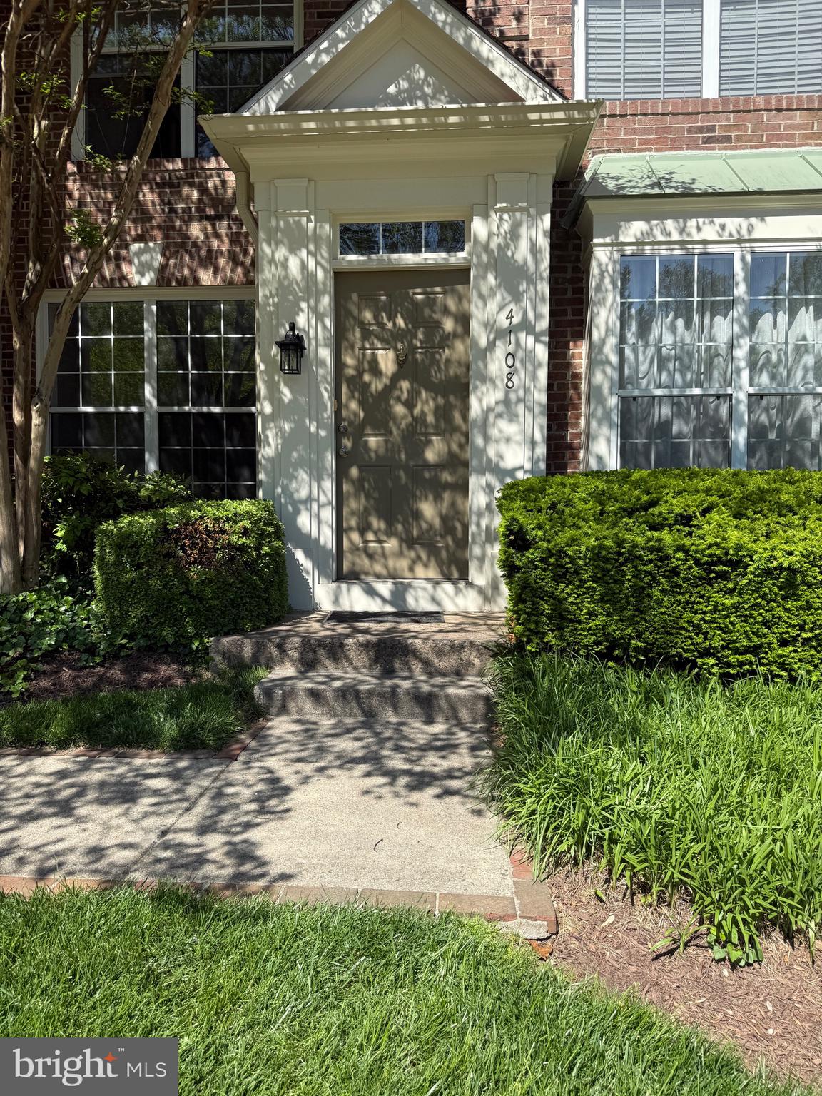 4108 VANDERBILT COURT