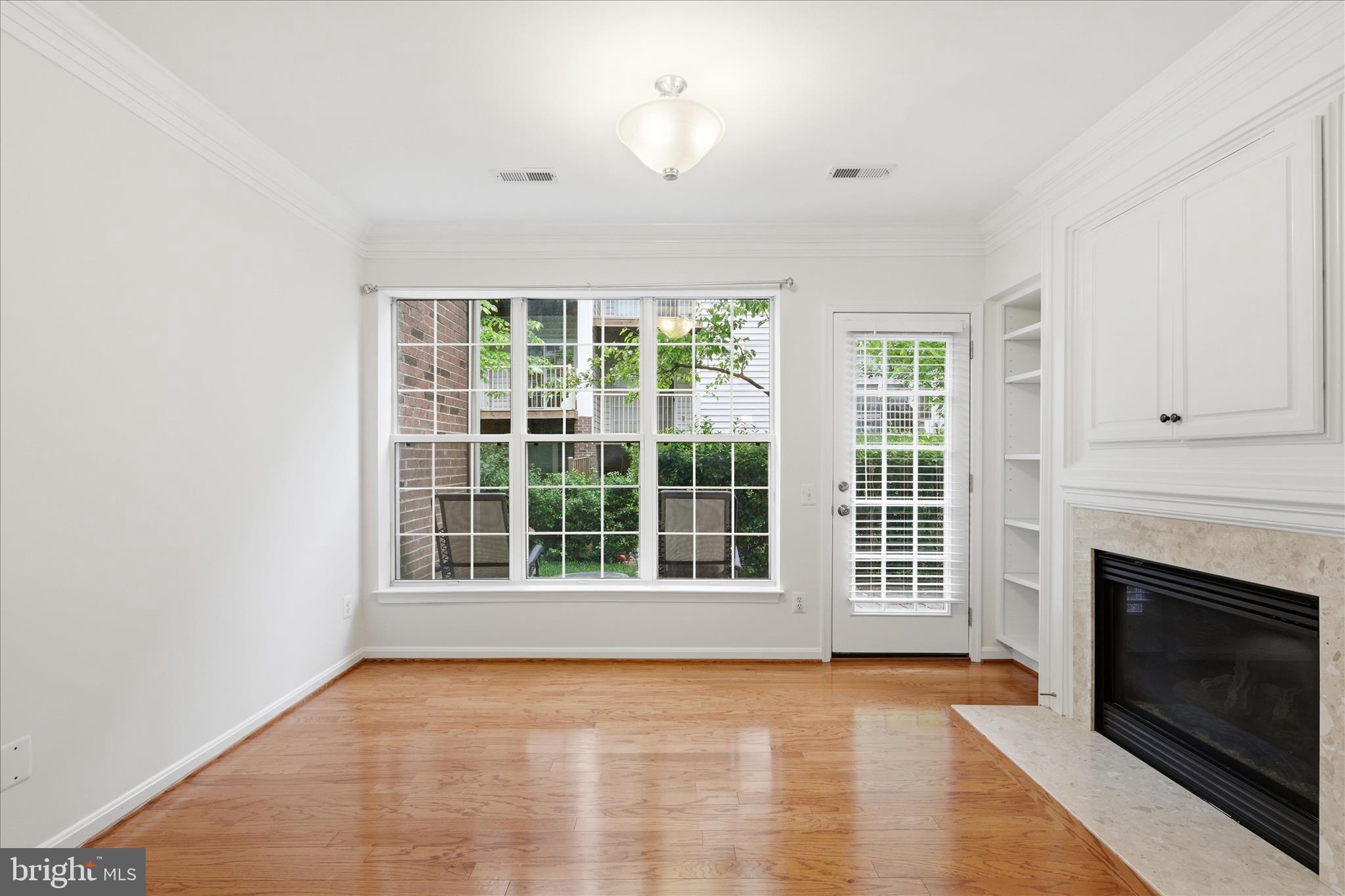 4108 VANDERBILT COURT