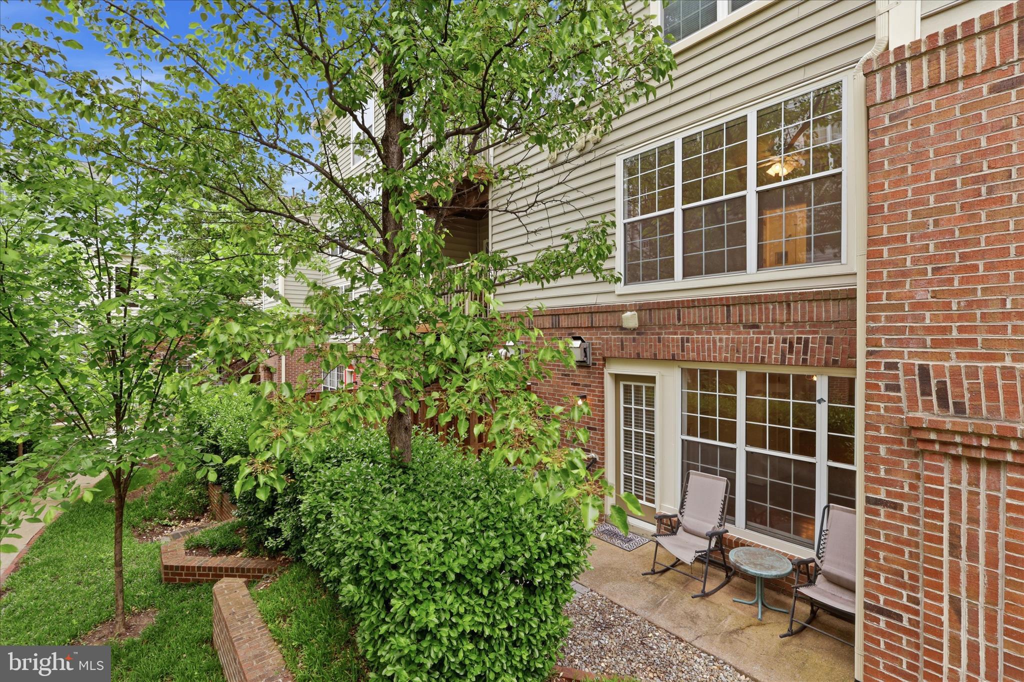 4108 VANDERBILT COURT