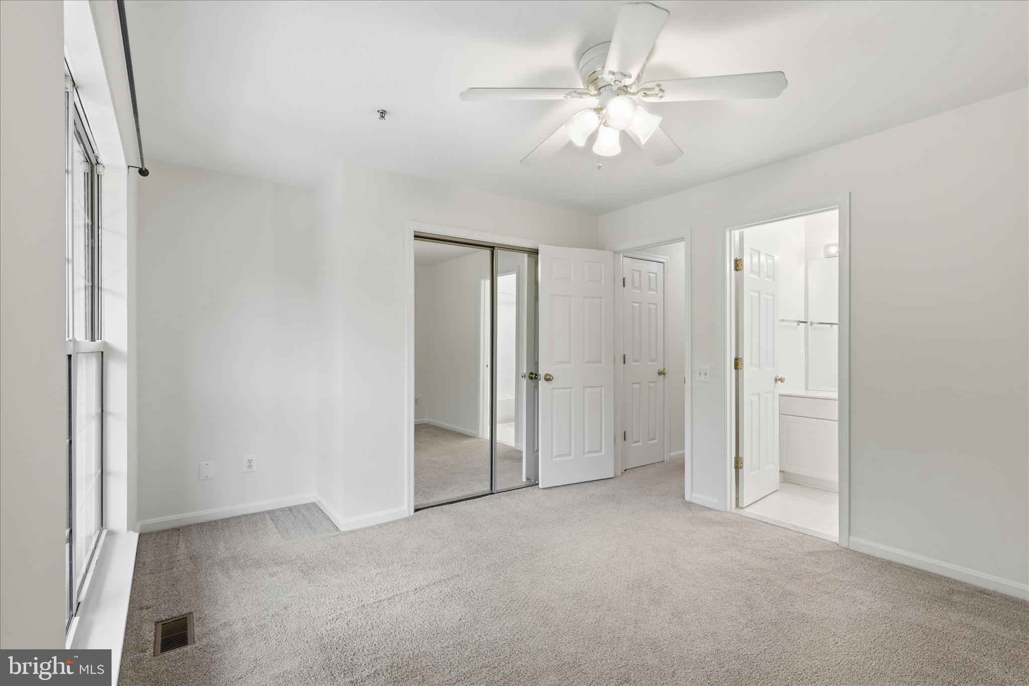 4108 VANDERBILT COURT