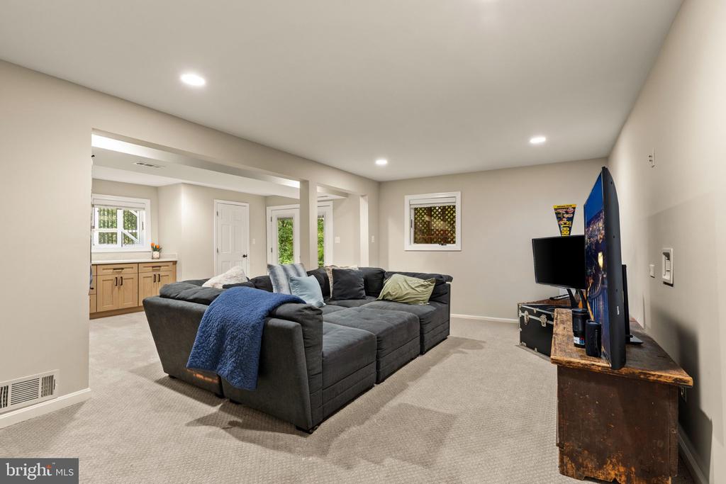 7154 CHESTERFIELD DRIVE