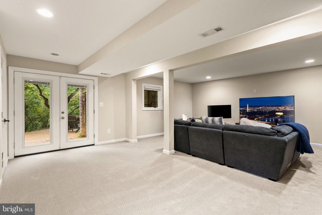 7154 CHESTERFIELD DRIVE