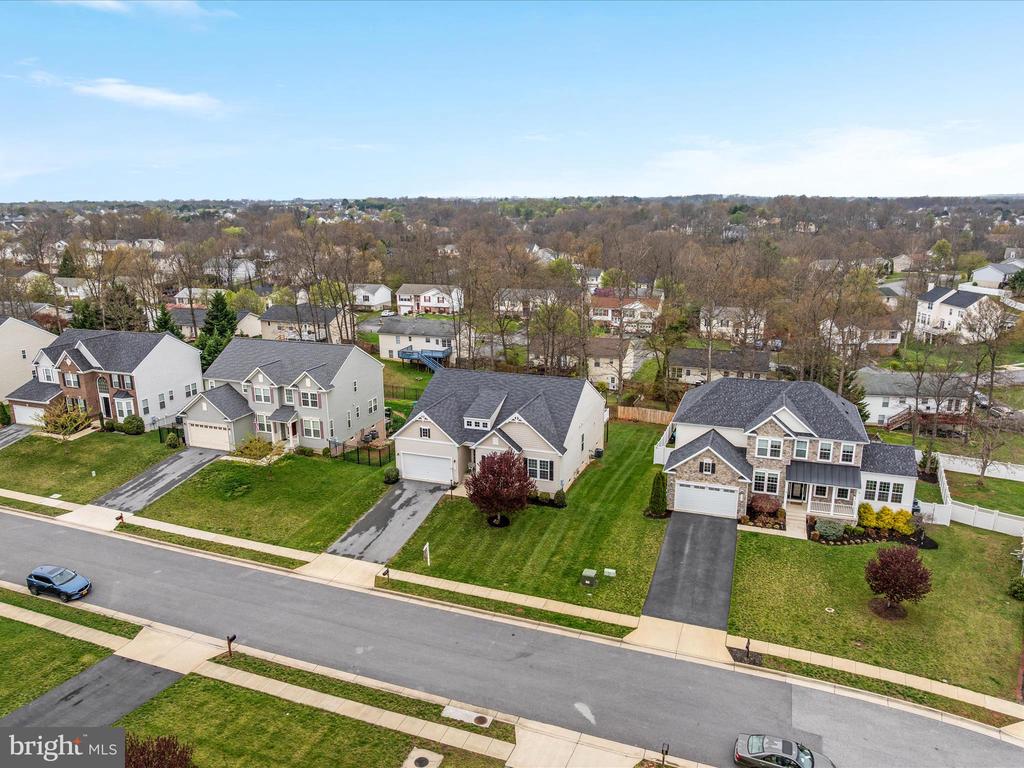 327 LYNNEHAVEN DRIVE