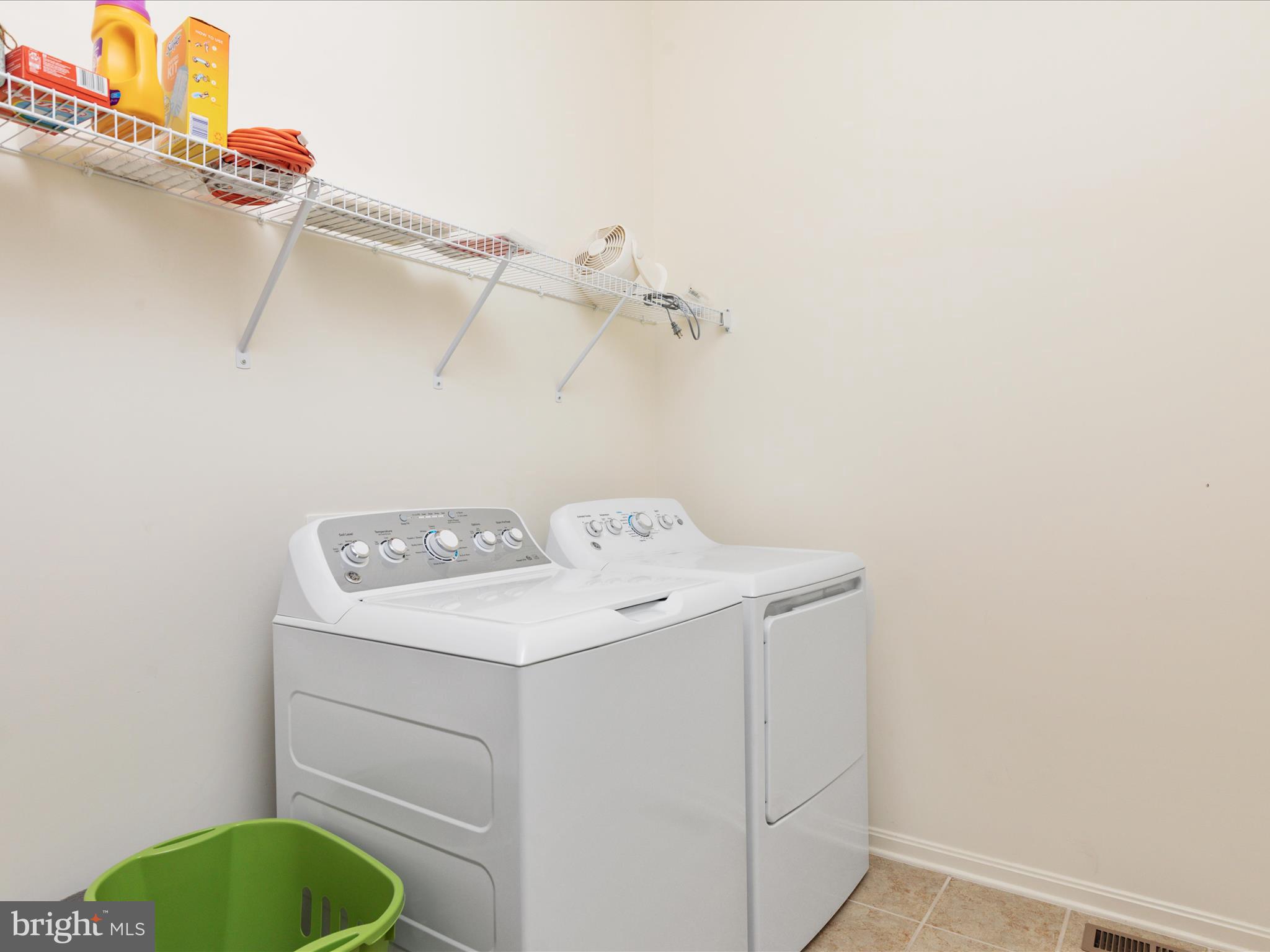 327 LYNNEHAVEN DRIVE