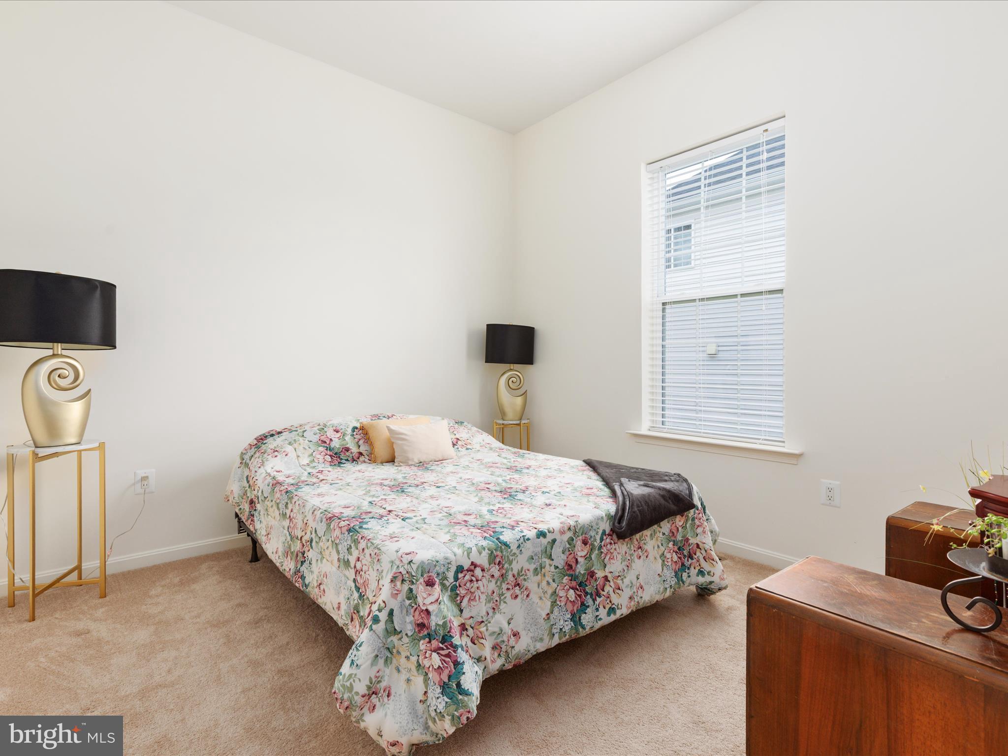 327 LYNNEHAVEN DRIVE