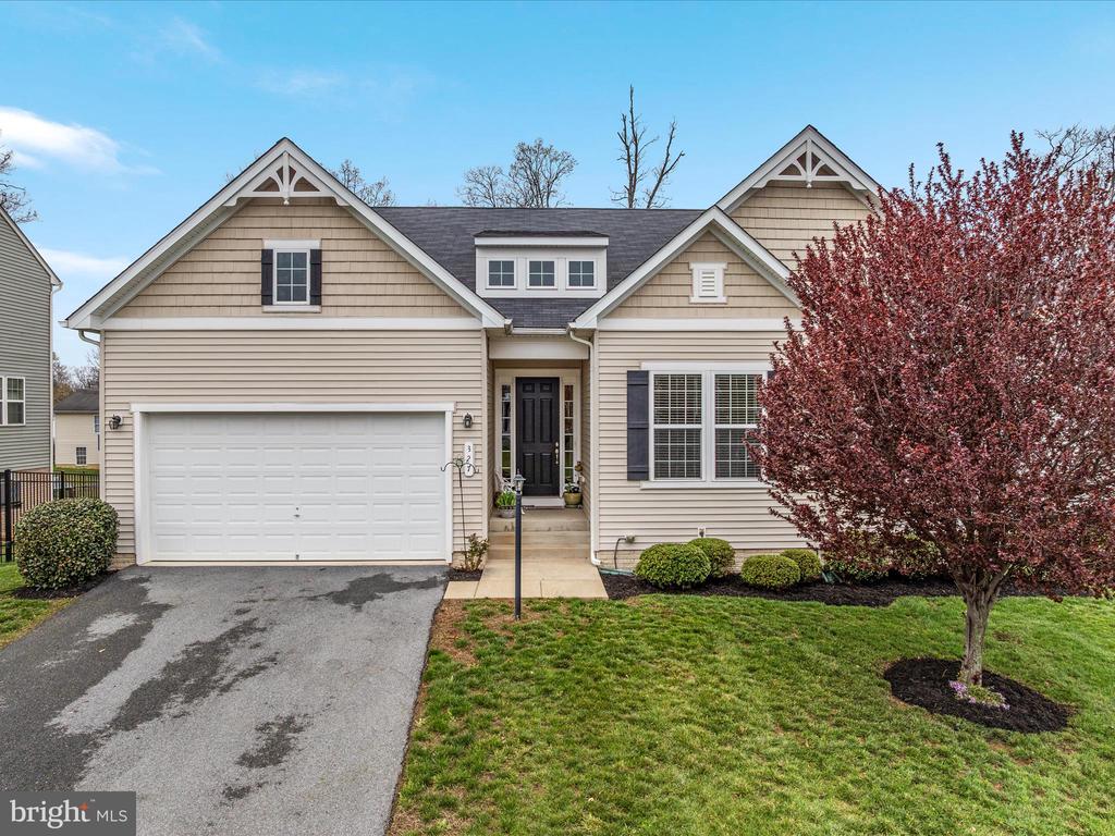 327 LYNNEHAVEN DRIVE