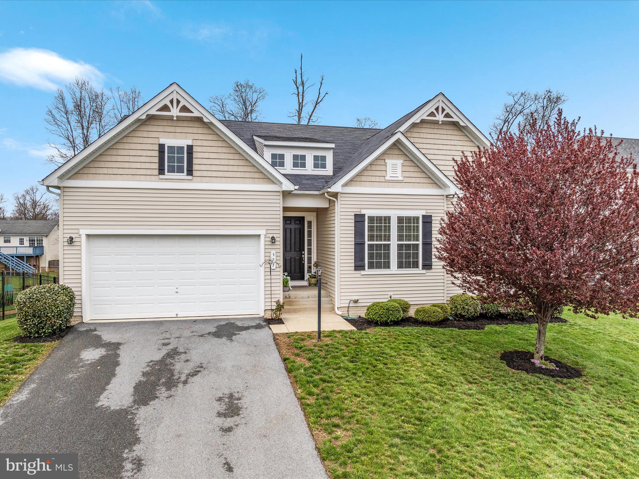 327 LYNNEHAVEN DRIVE