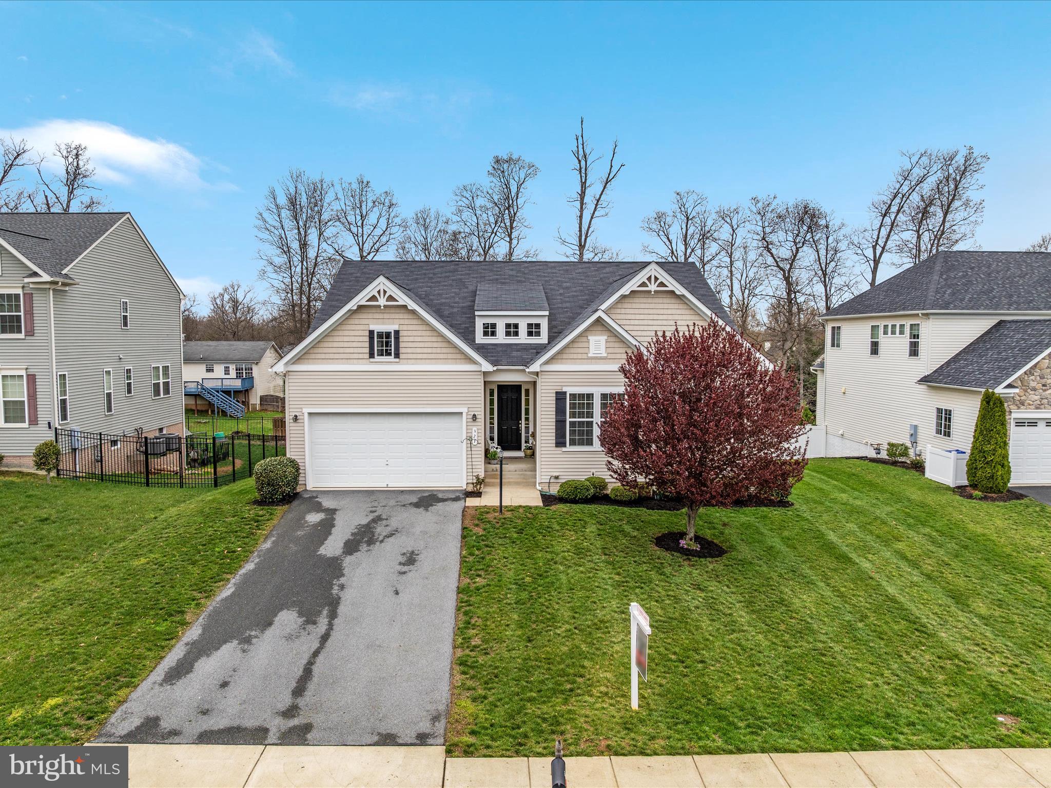 327 LYNNEHAVEN DRIVE