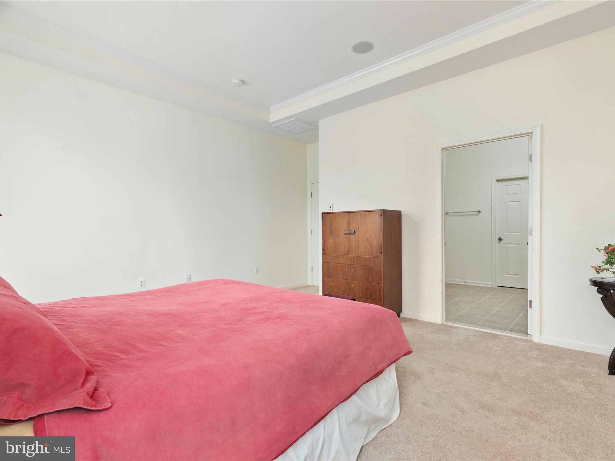 327 LYNNEHAVEN DRIVE