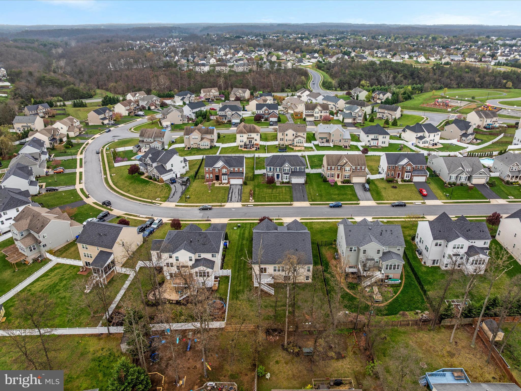 327 LYNNEHAVEN DRIVE