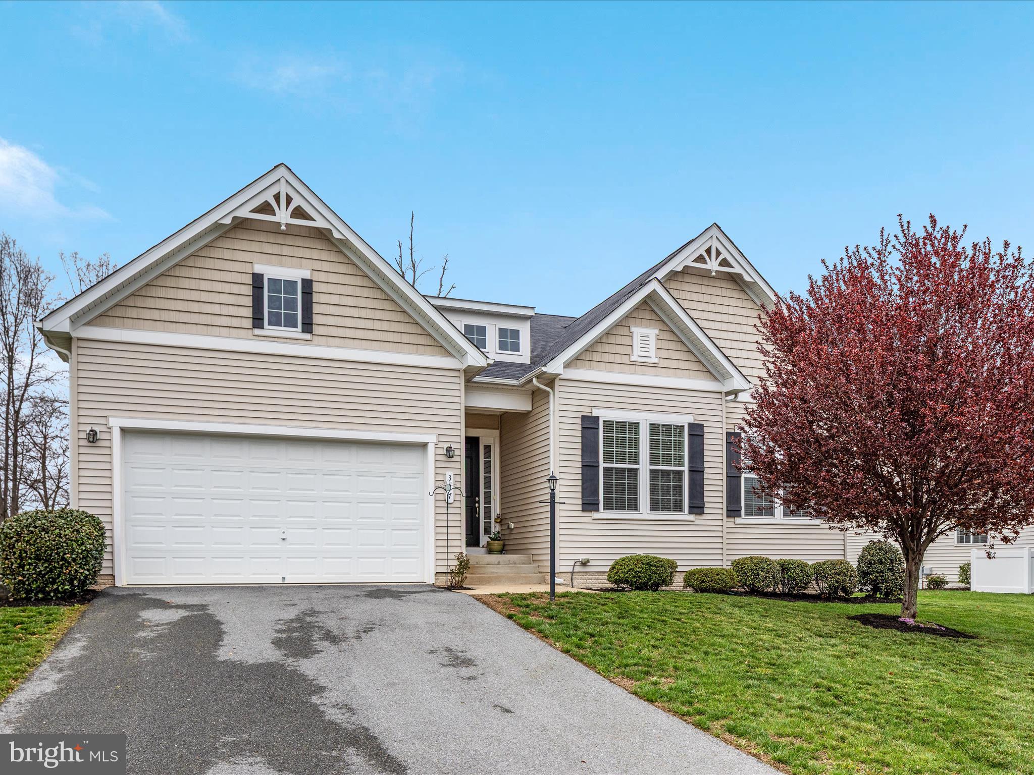 327 LYNNEHAVEN DRIVE