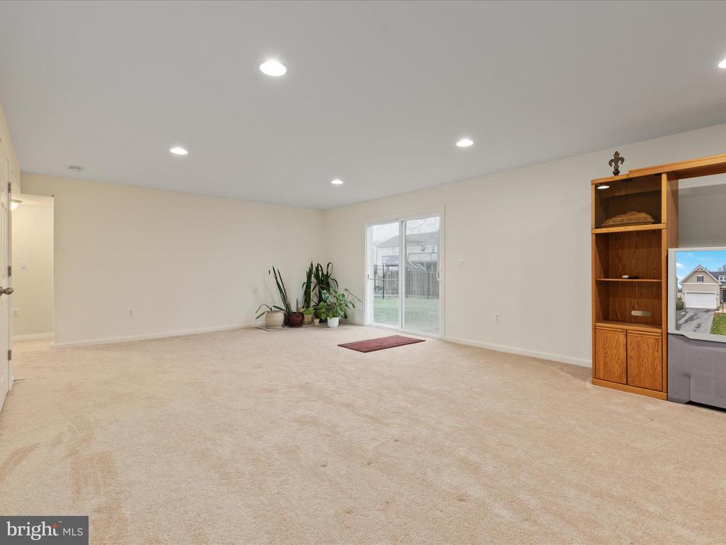 327 LYNNEHAVEN DRIVE