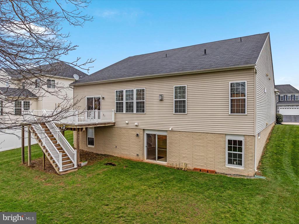 327 LYNNEHAVEN DRIVE