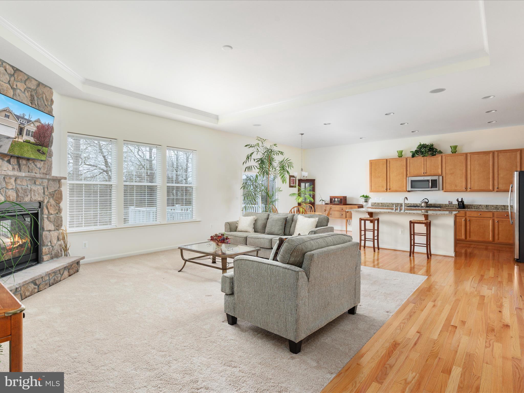 327 LYNNEHAVEN DRIVE