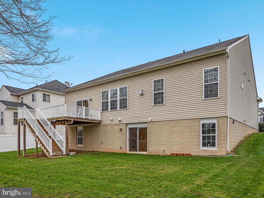 327 LYNNEHAVEN DRIVE
