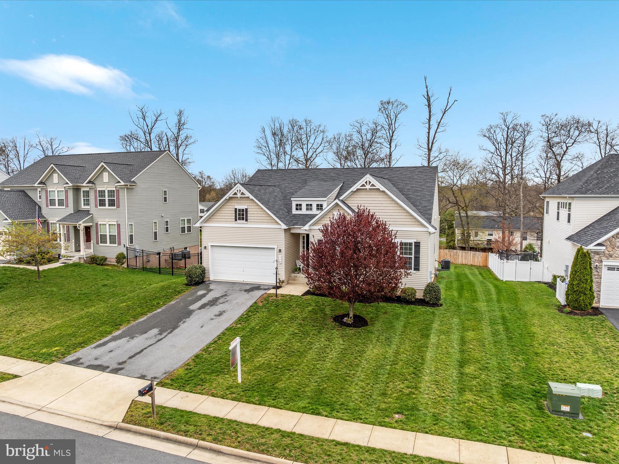 327 LYNNEHAVEN DRIVE