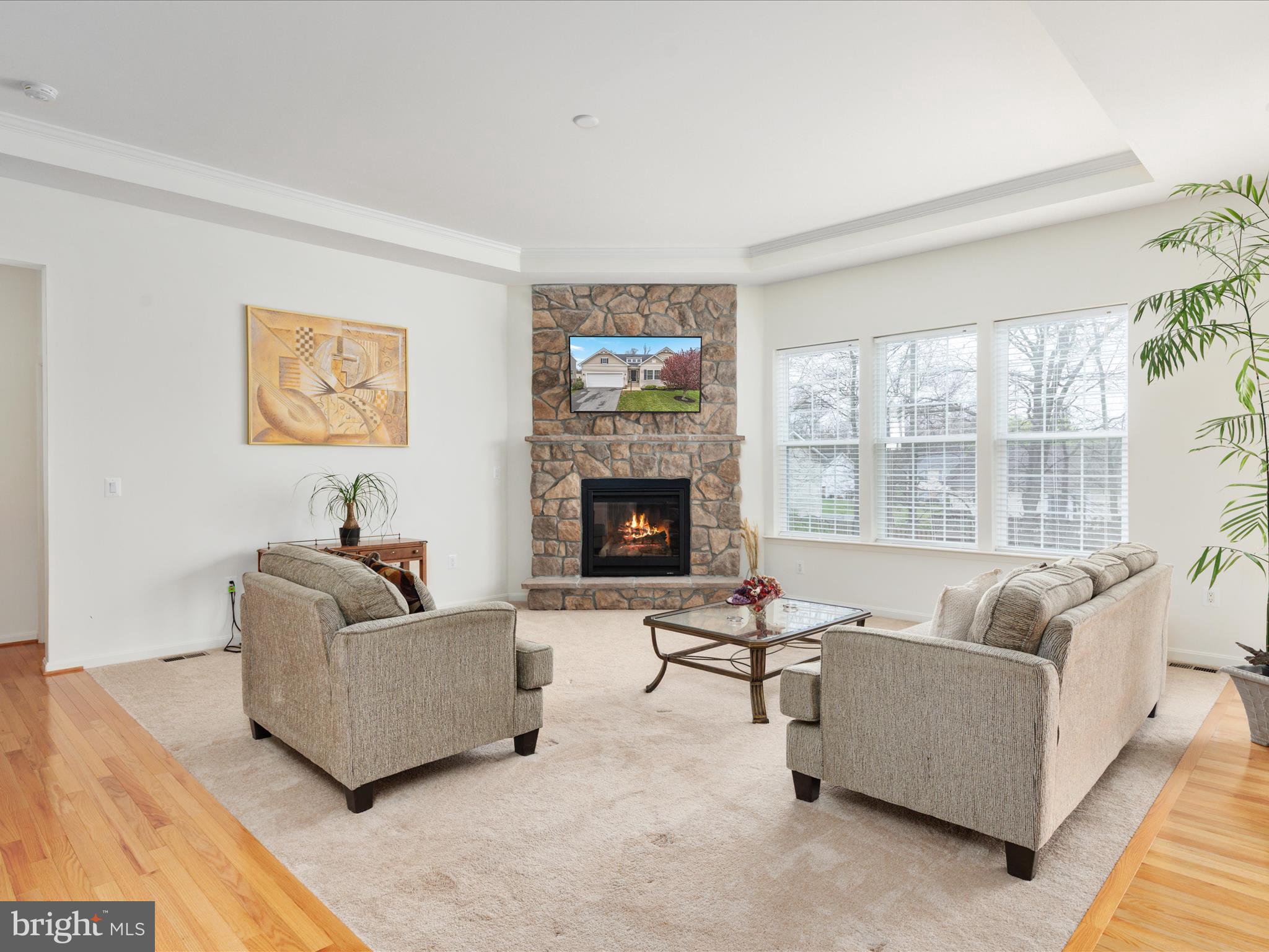 327 LYNNEHAVEN DRIVE