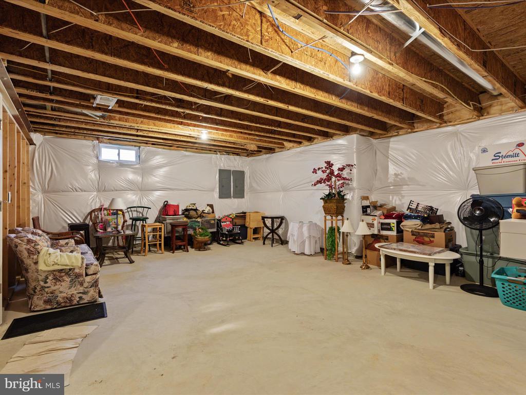 327 LYNNEHAVEN DRIVE