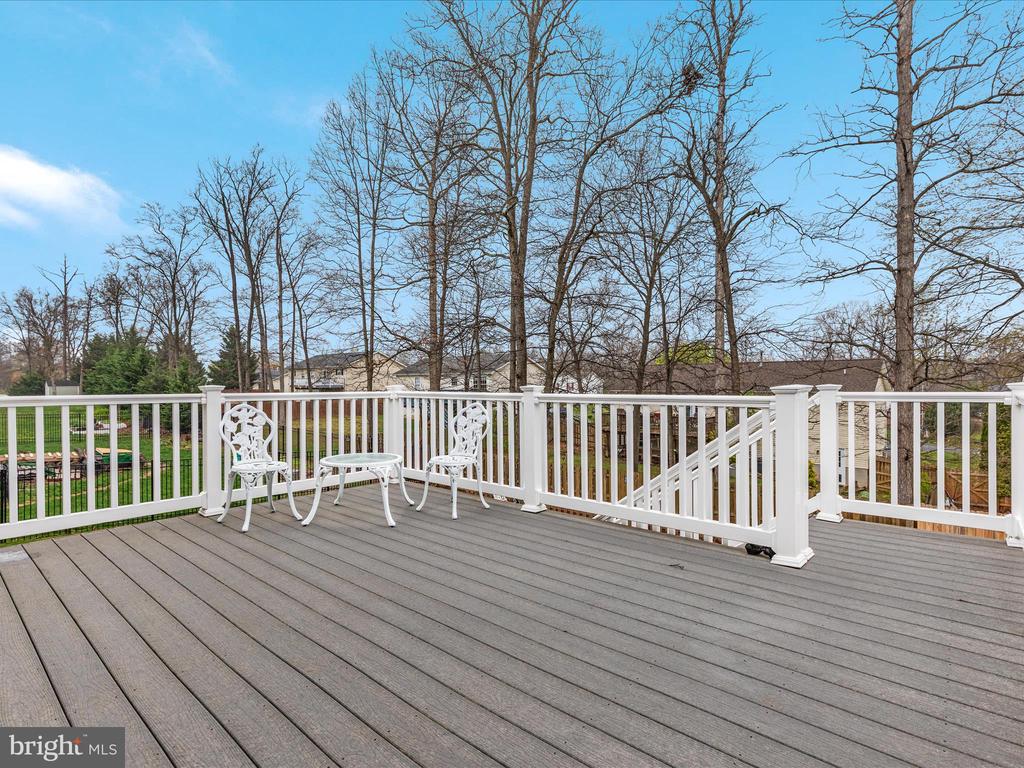 327 LYNNEHAVEN DRIVE