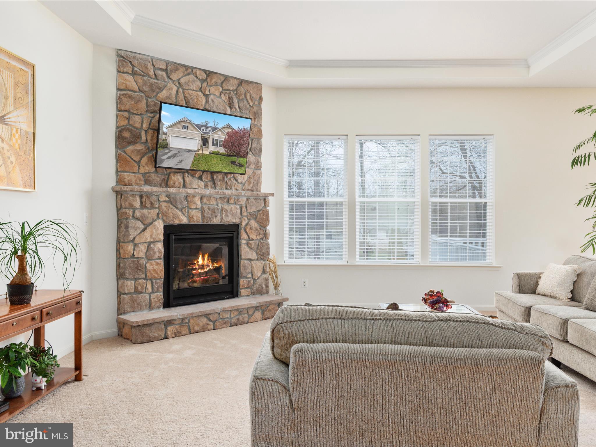 327 LYNNEHAVEN DRIVE