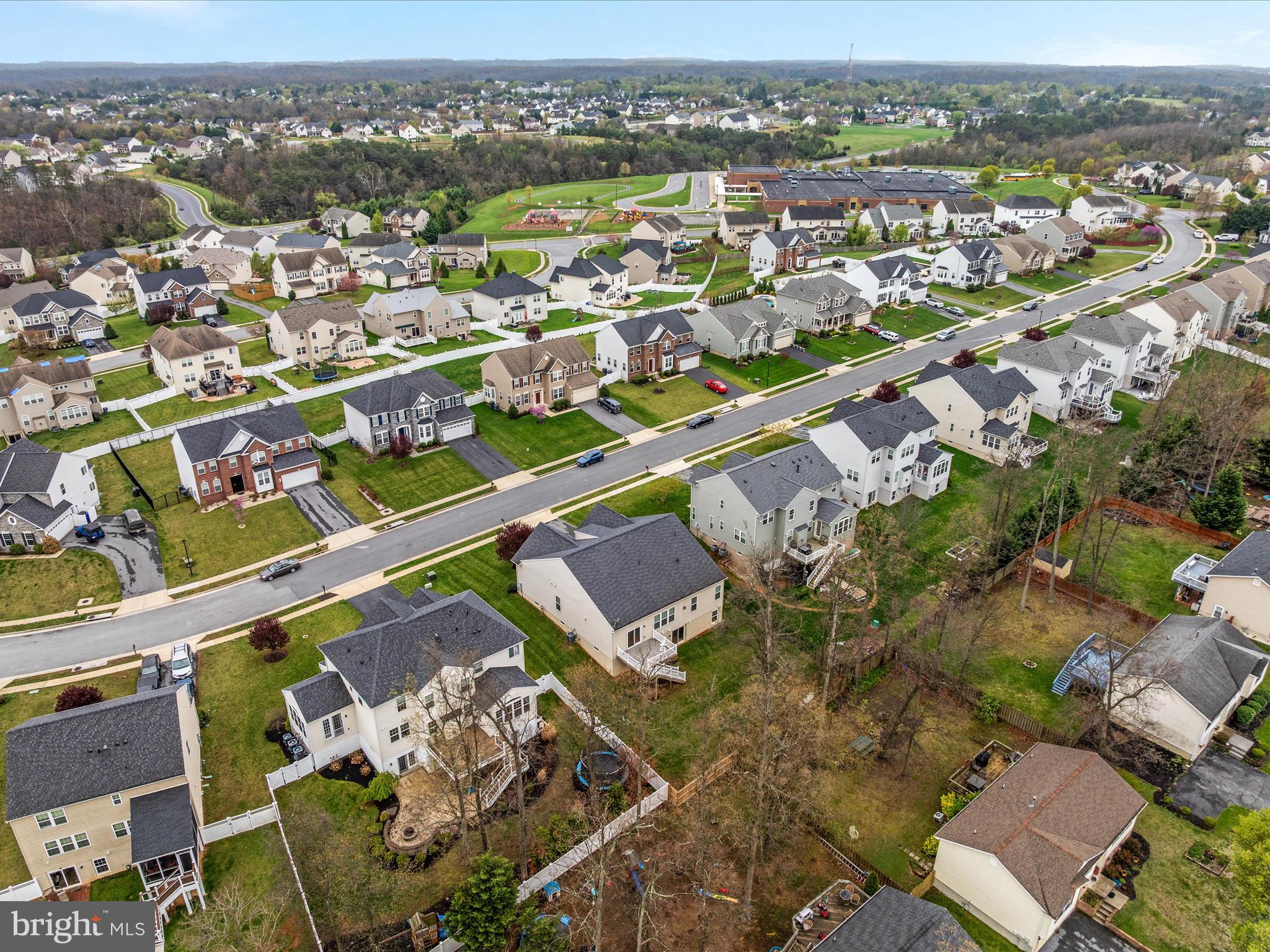 327 LYNNEHAVEN DRIVE