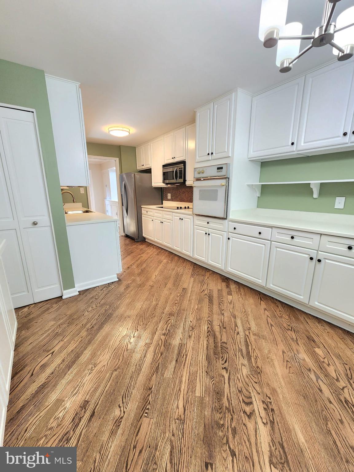 1848 GOLF VIEW COURT