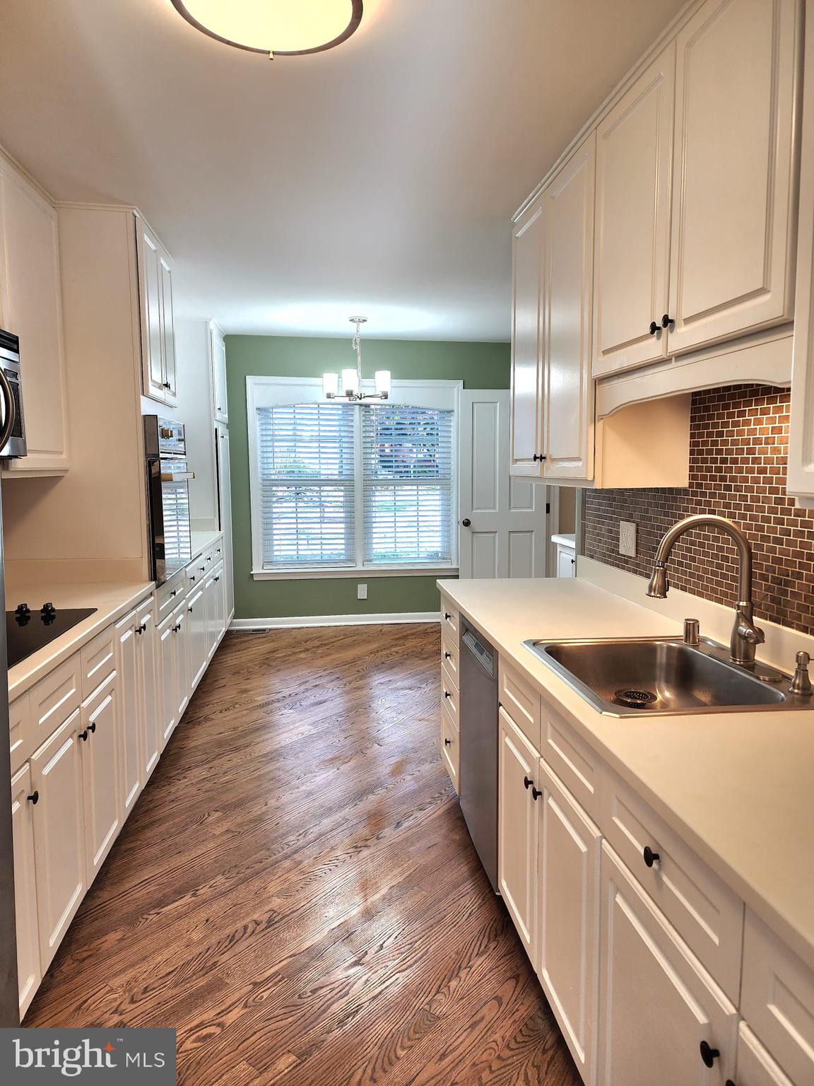 1848 GOLF VIEW COURT