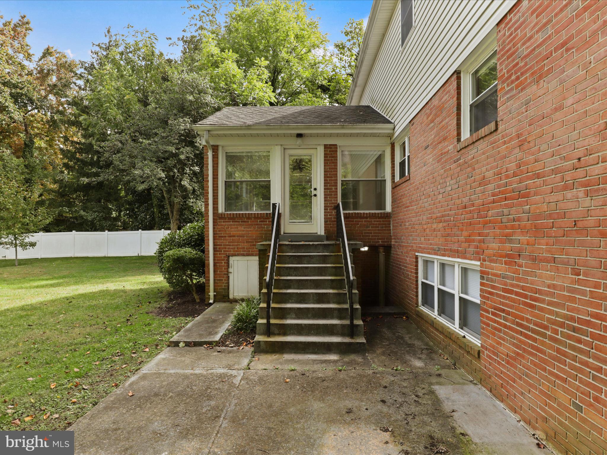 6612 KERNS ROAD