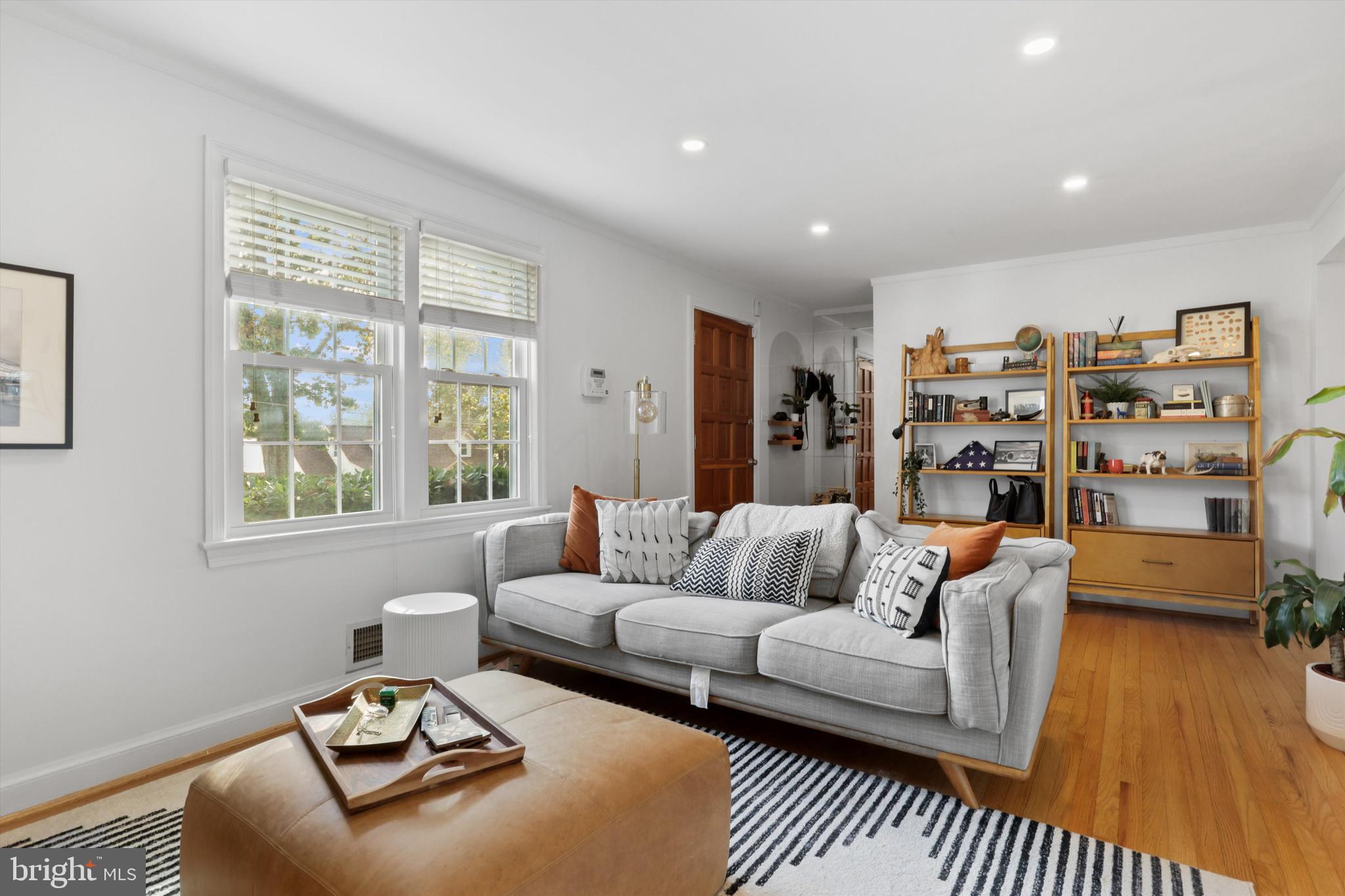 7327 POPLAR COURT