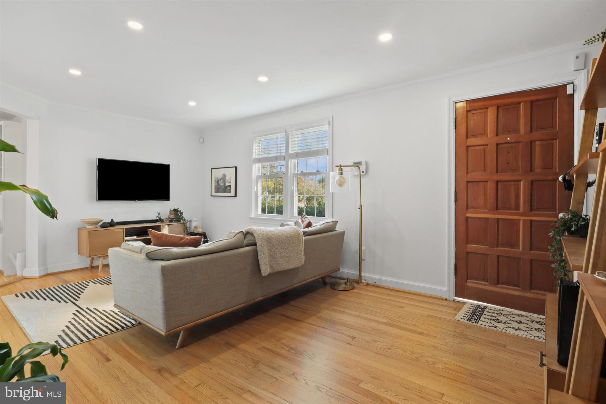 7327 POPLAR COURT