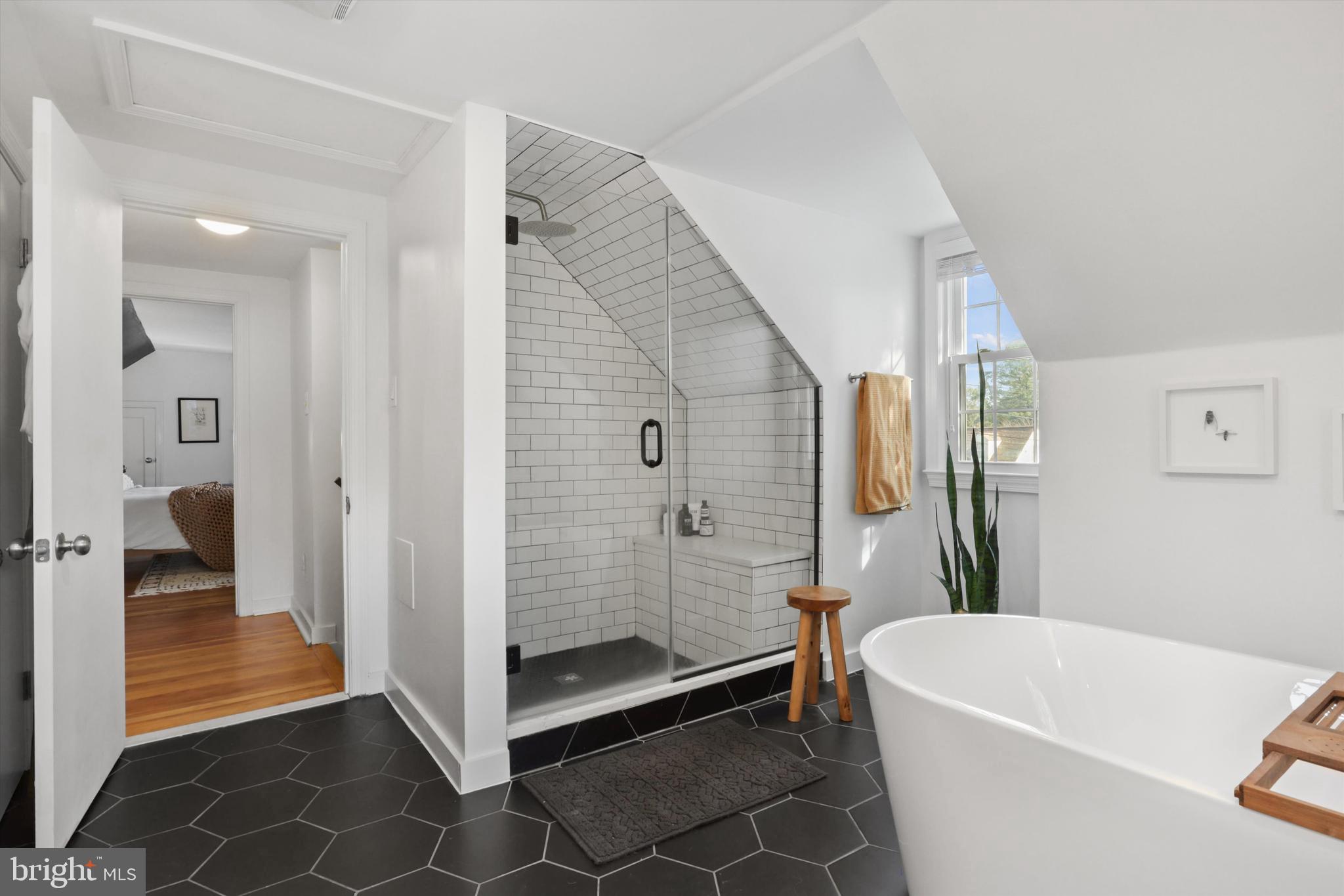 7327 POPLAR COURT