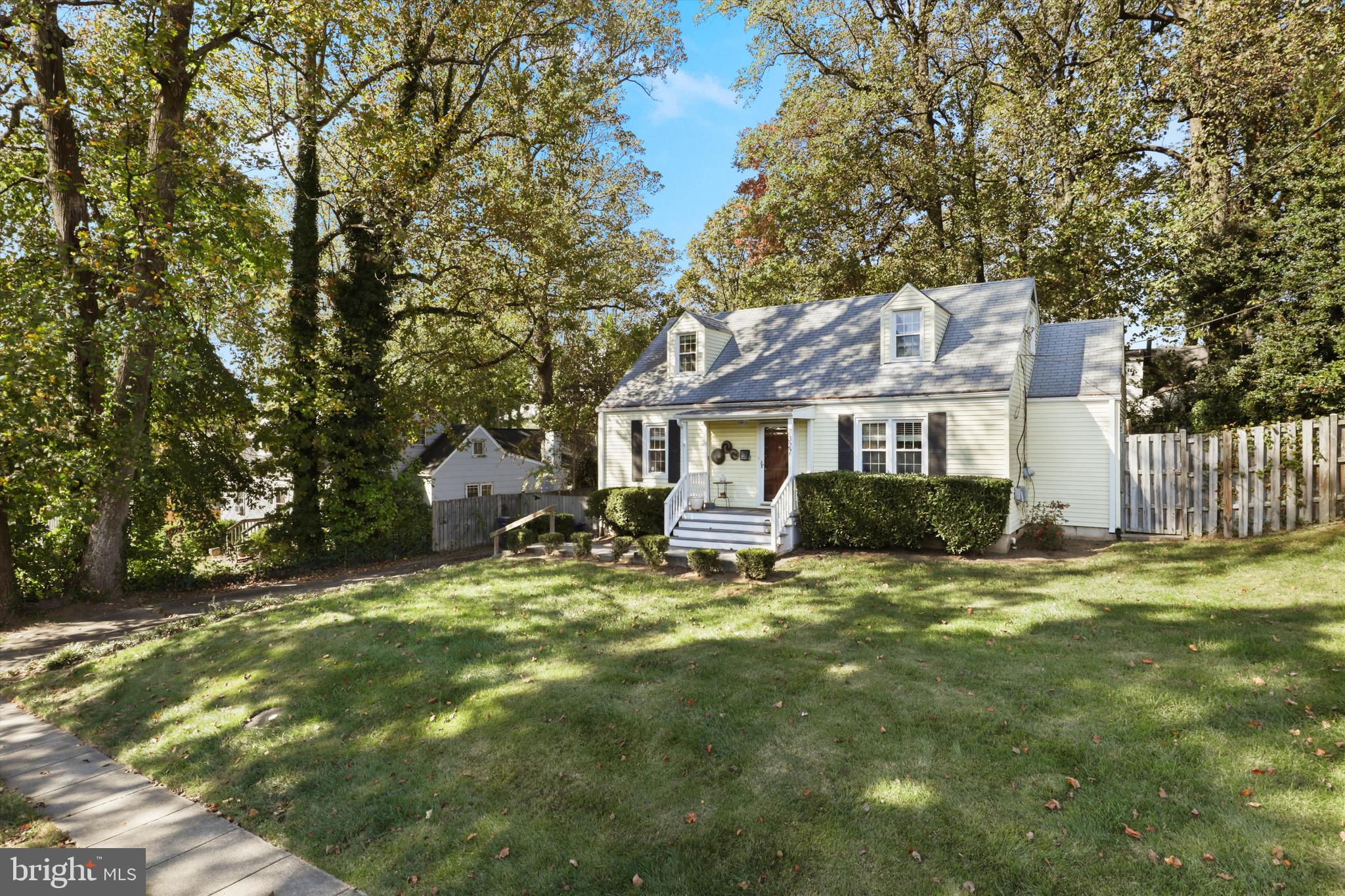 7327 POPLAR COURT
