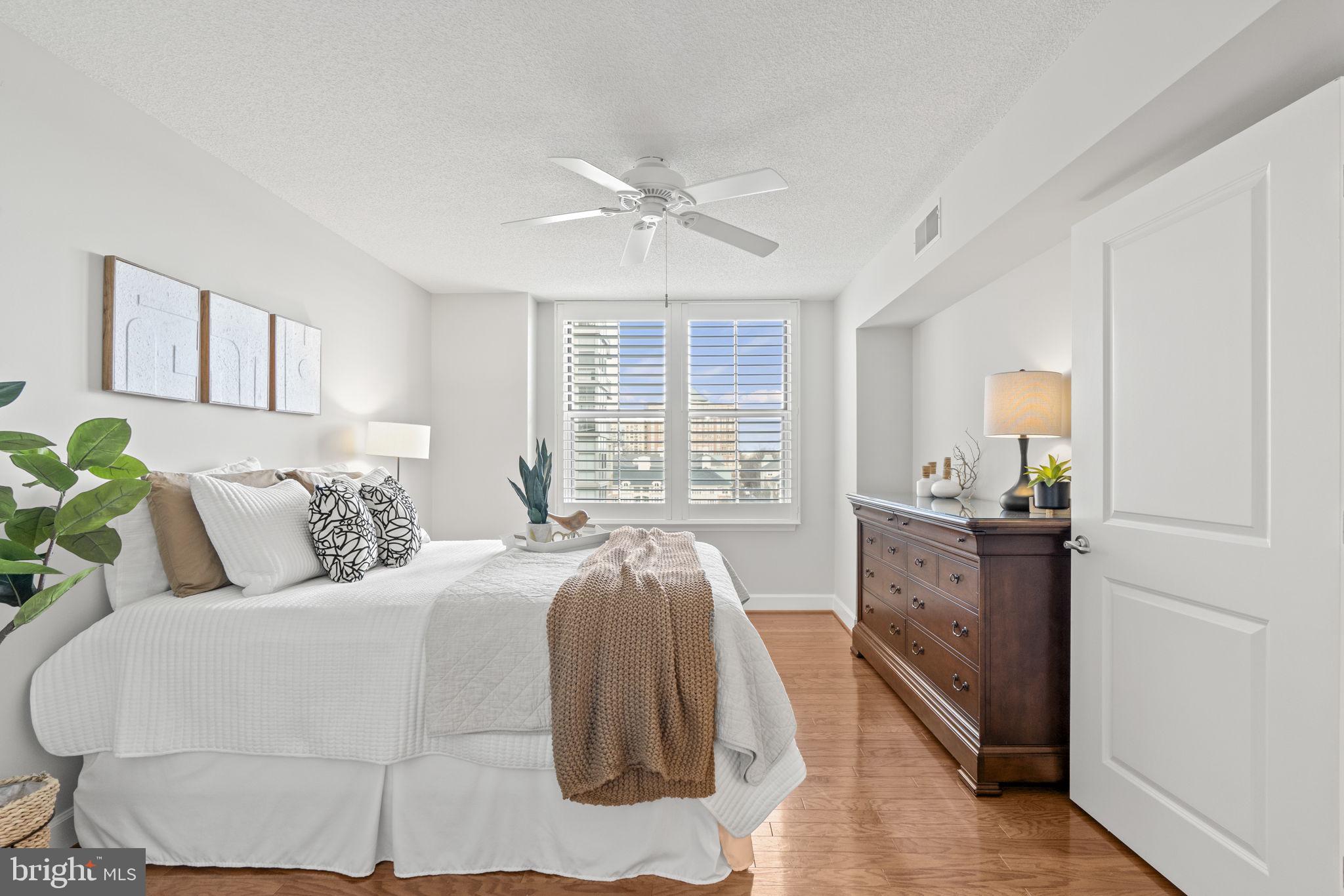 11800 SUNSET HILLS ROAD 826