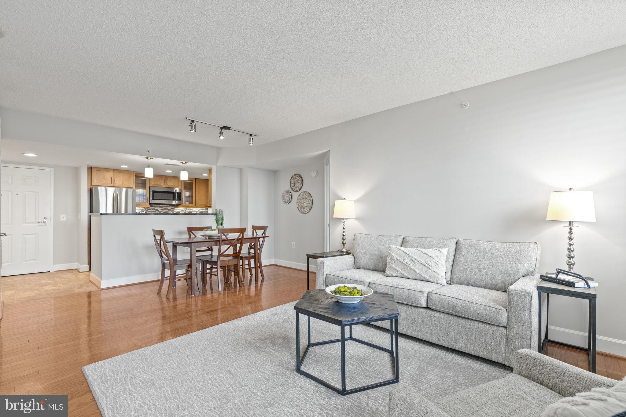 11800 SUNSET HILLS ROAD 826