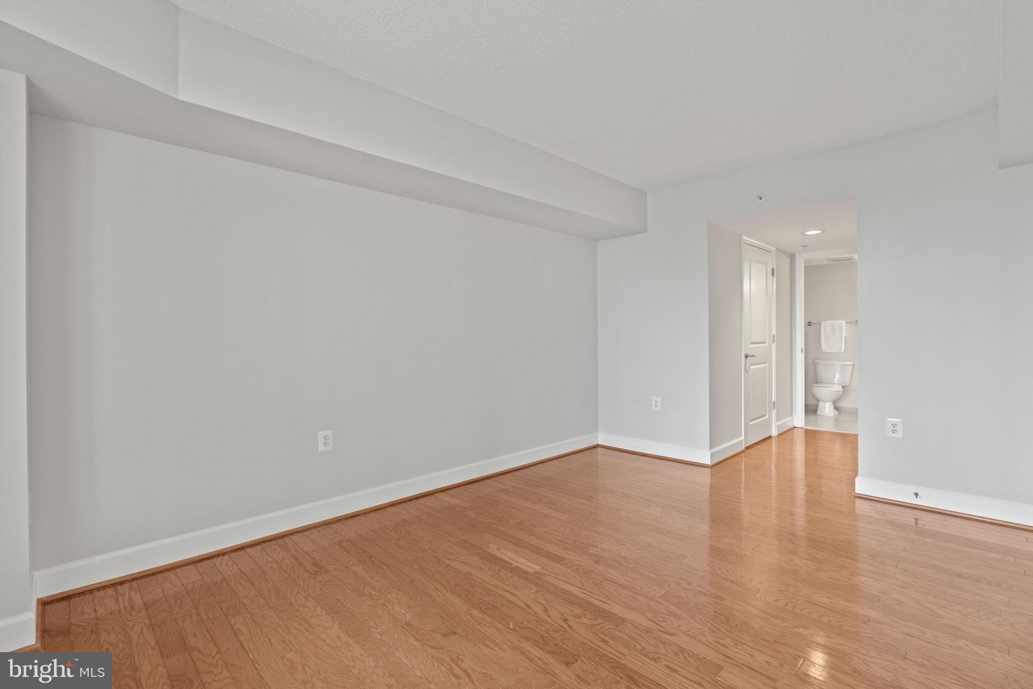 11800 SUNSET HILLS ROAD 826