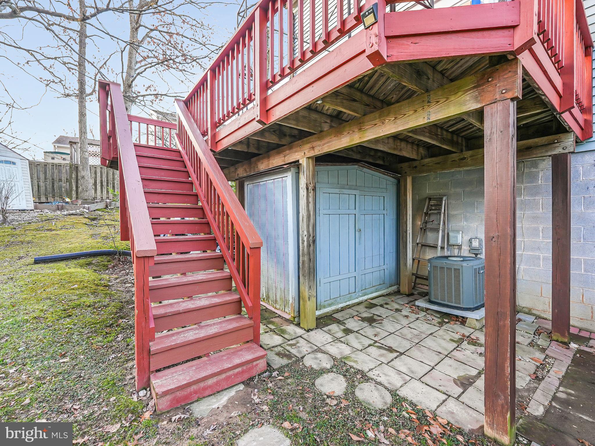 8005 PARKLANE COURT