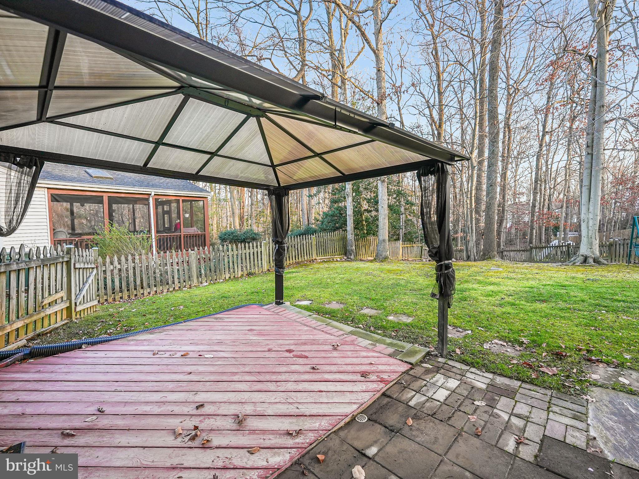 8005 PARKLANE COURT