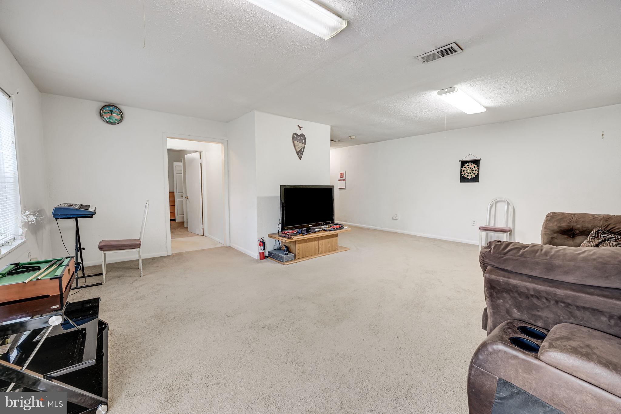 8005 PARKLANE COURT
