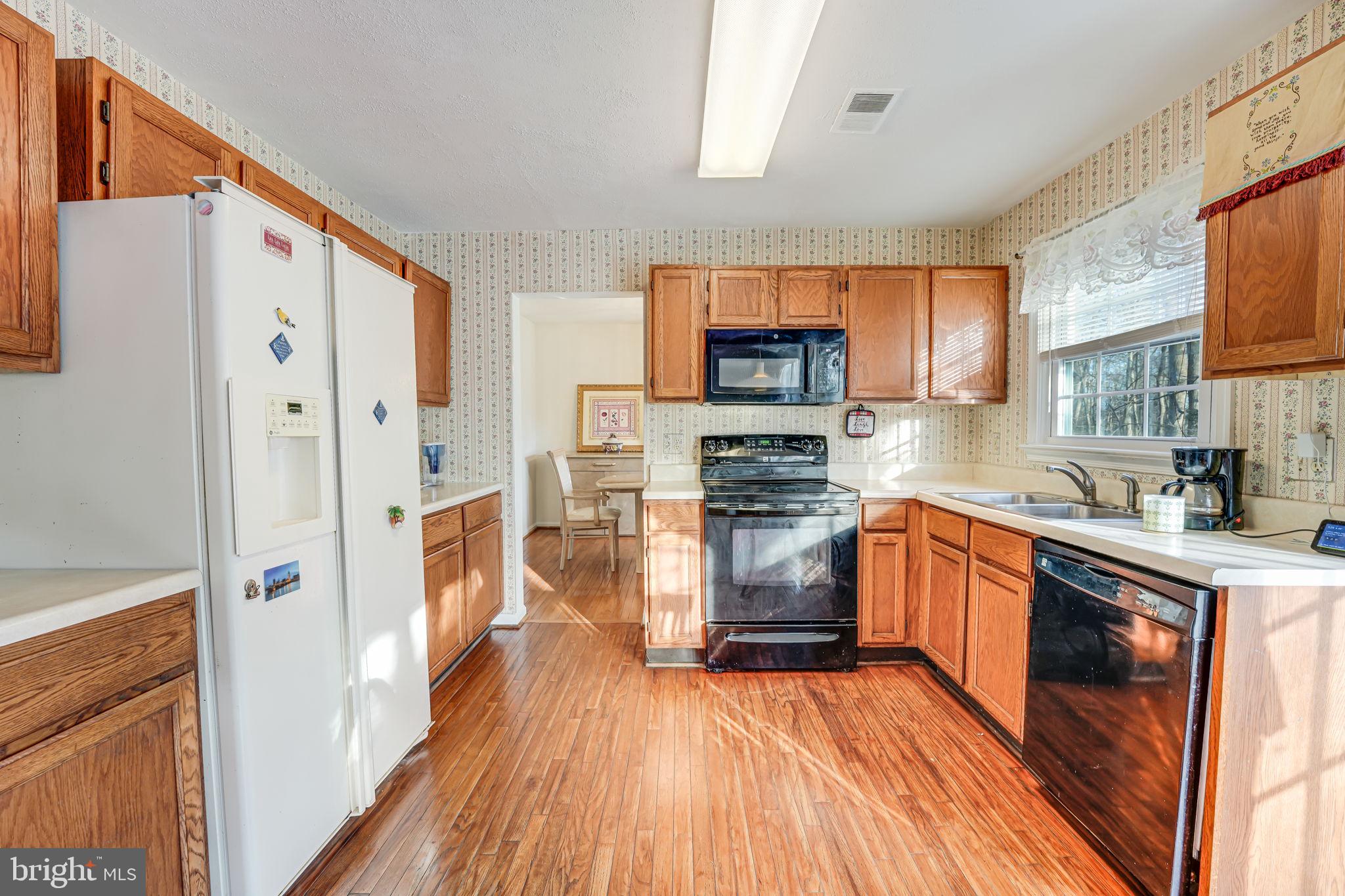 8005 PARKLANE COURT