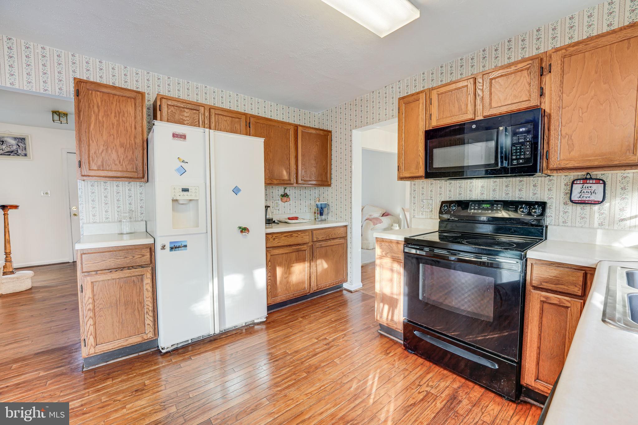 8005 PARKLANE COURT