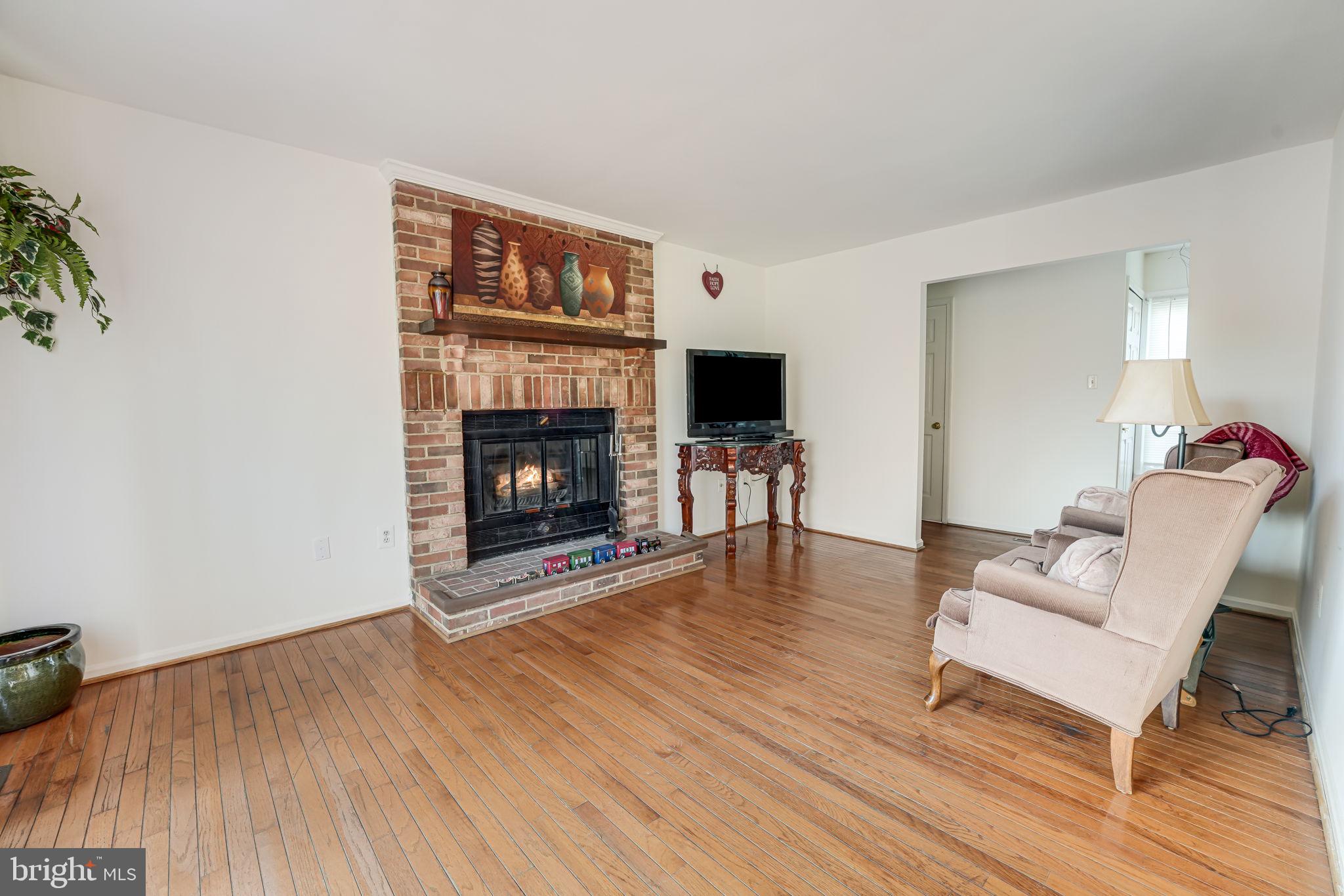 8005 PARKLANE COURT
