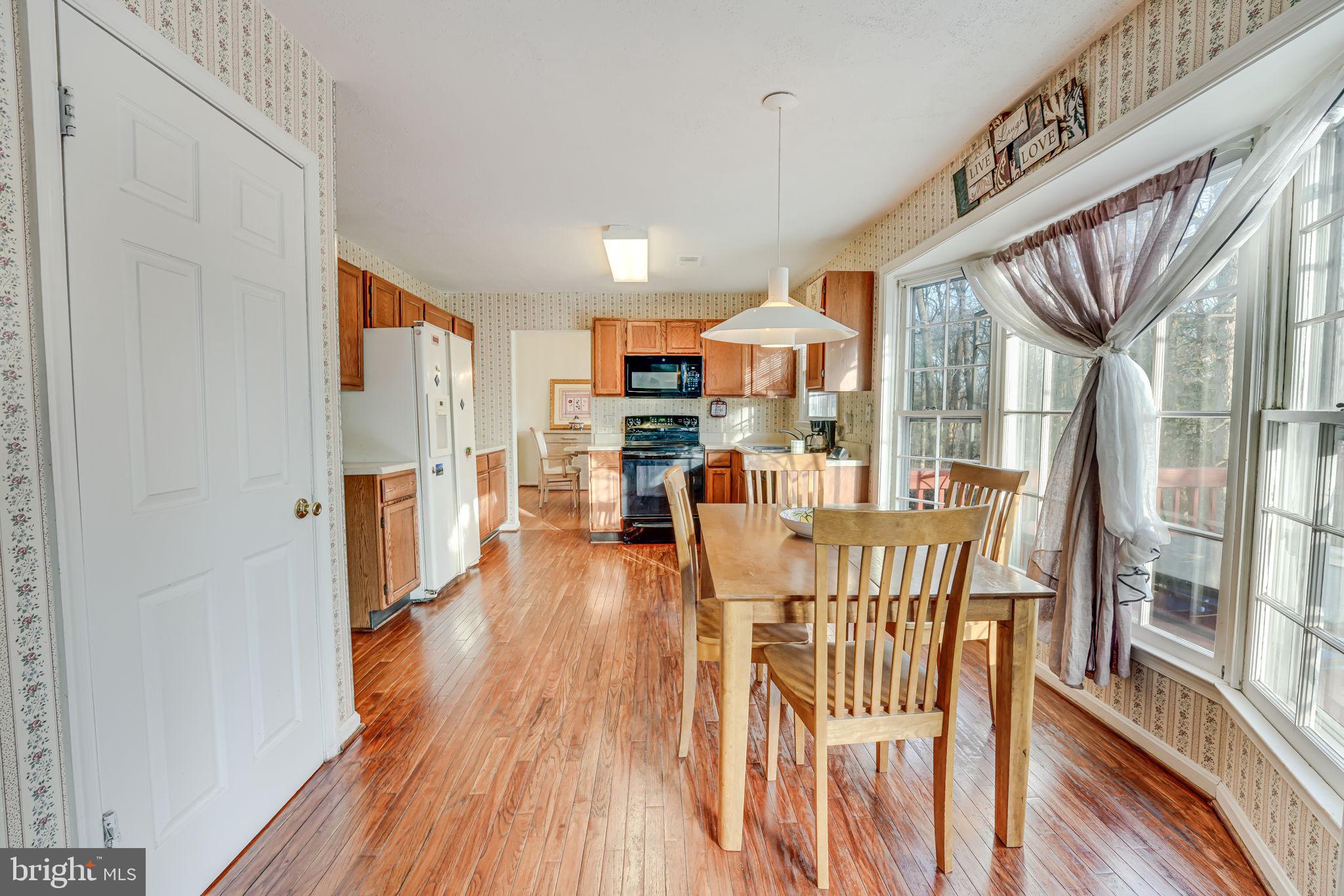 8005 PARKLANE COURT