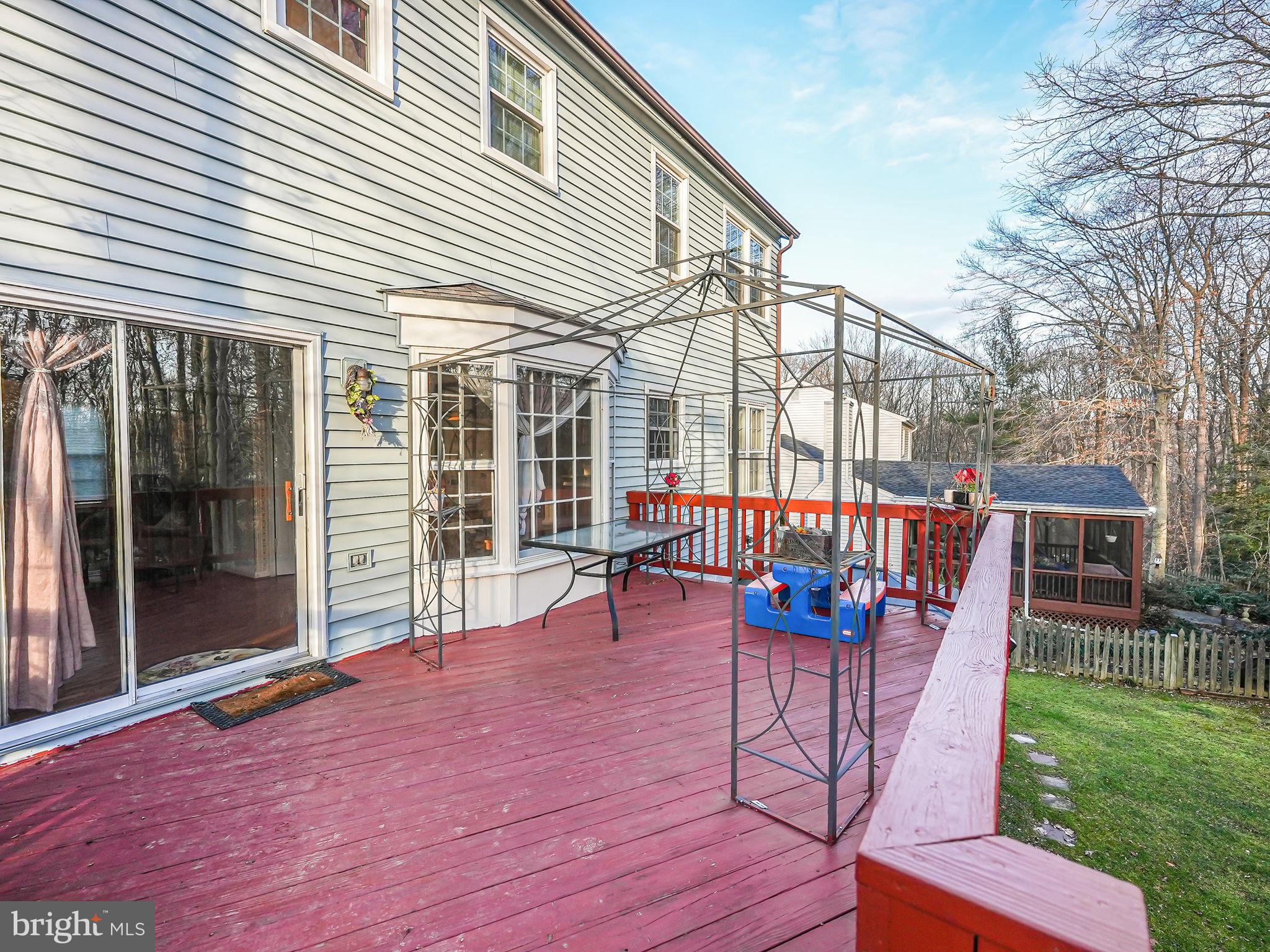 8005 PARKLANE COURT