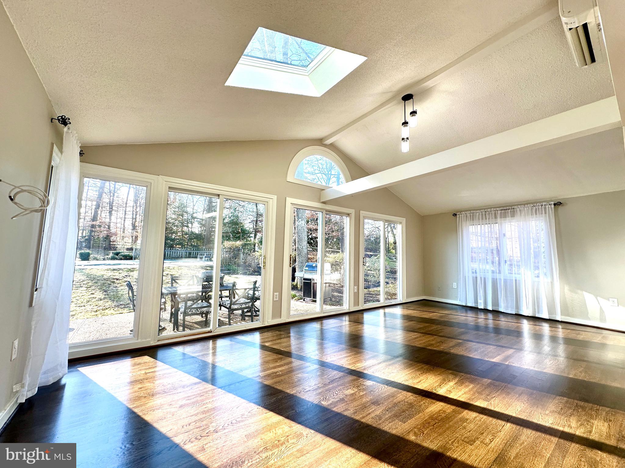 2529 W MEREDITH DRIVE