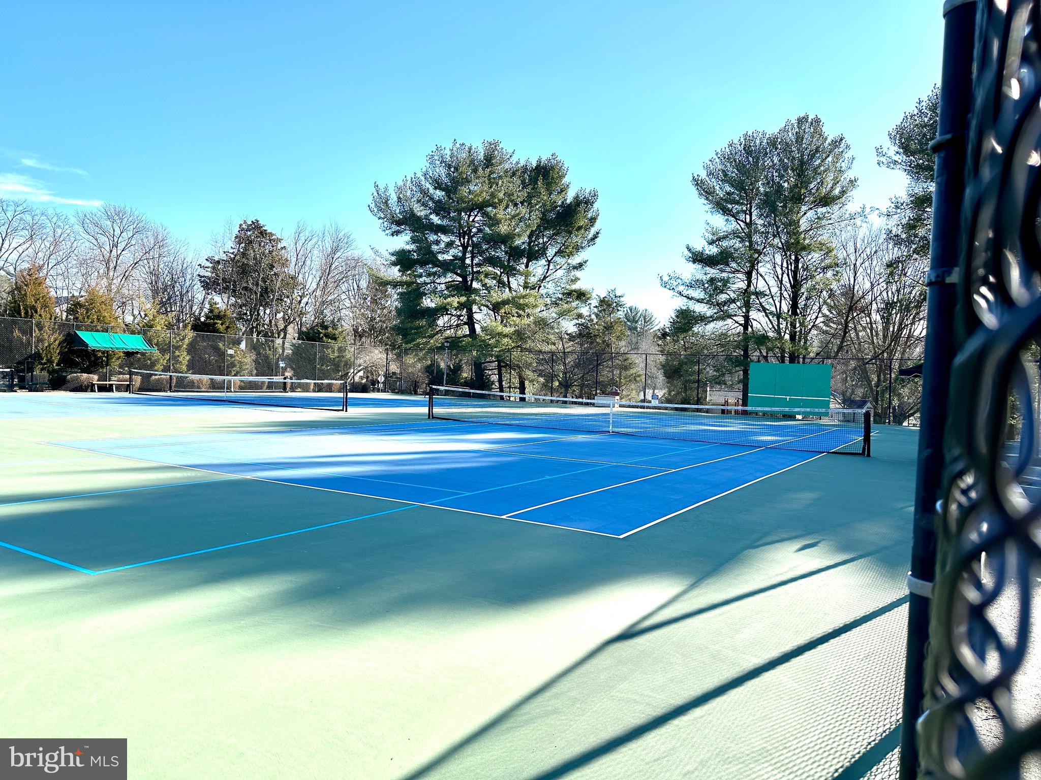 2529 W MEREDITH DRIVE