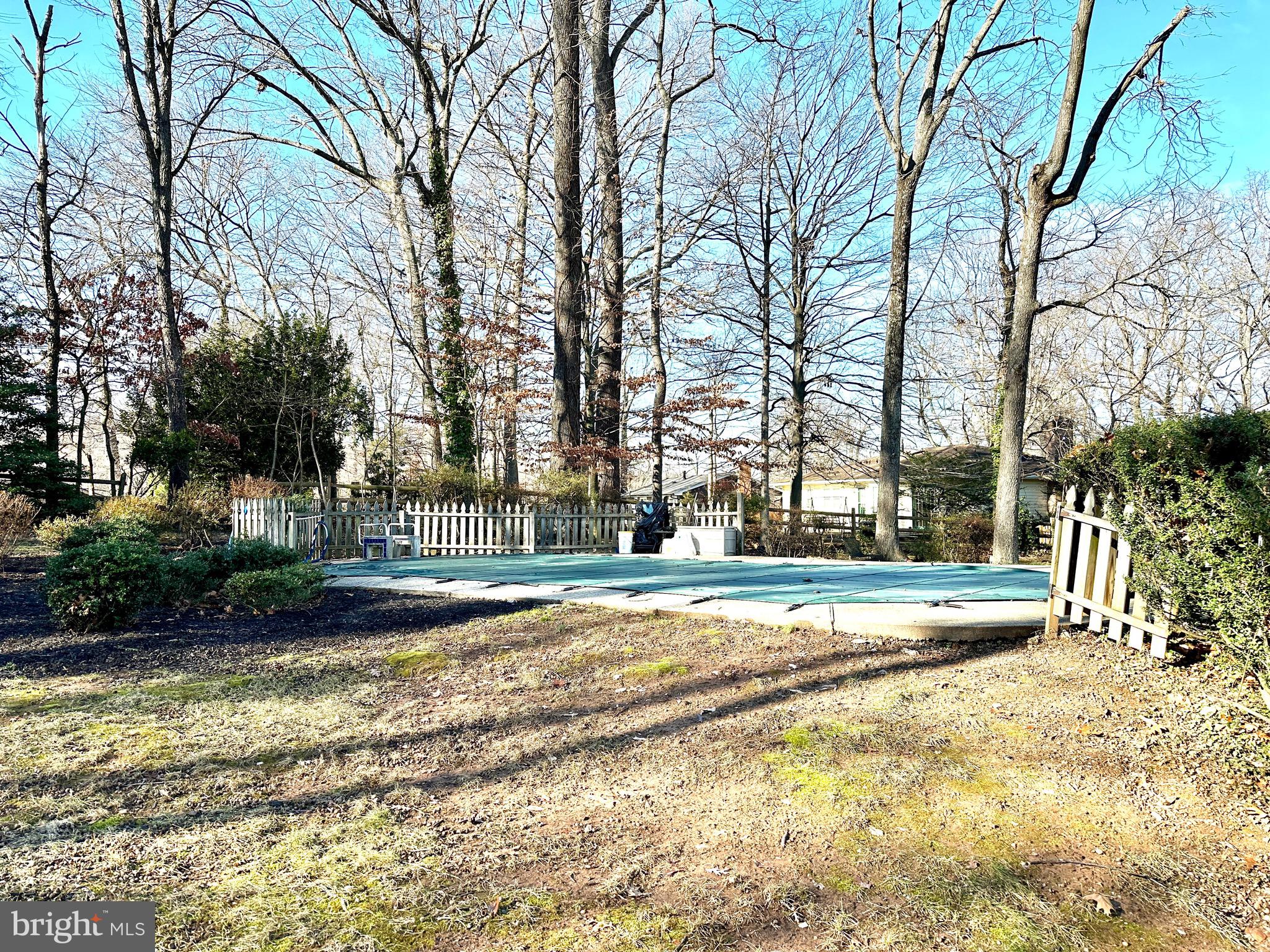 2529 W MEREDITH DRIVE