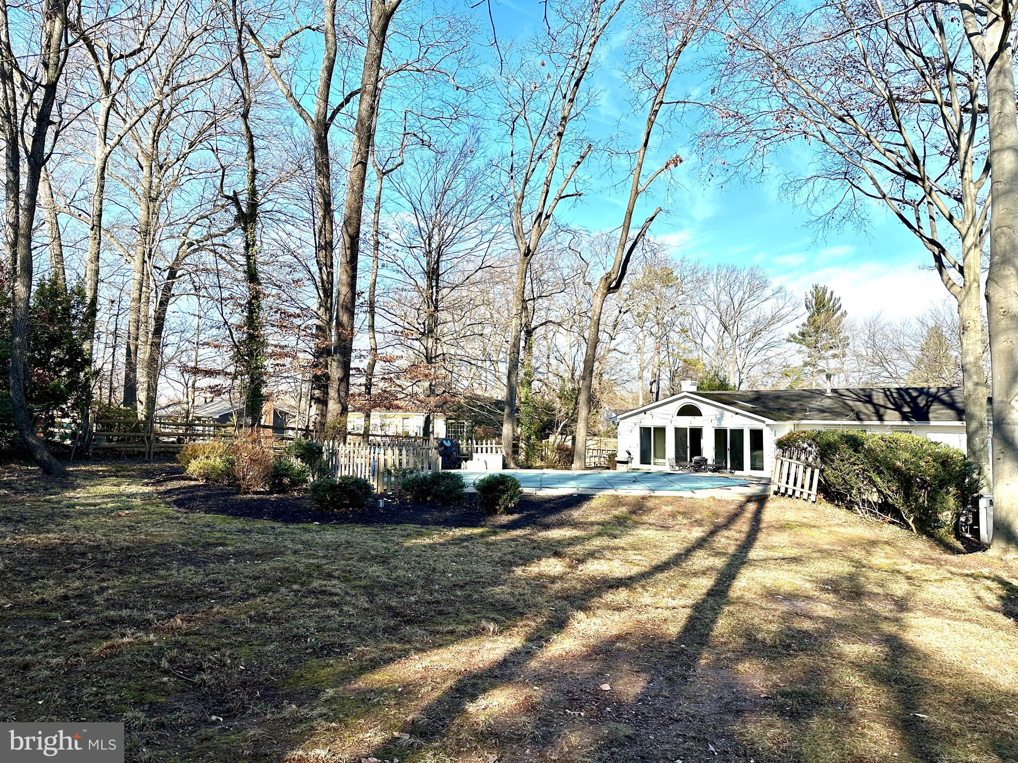 2529 W MEREDITH DRIVE